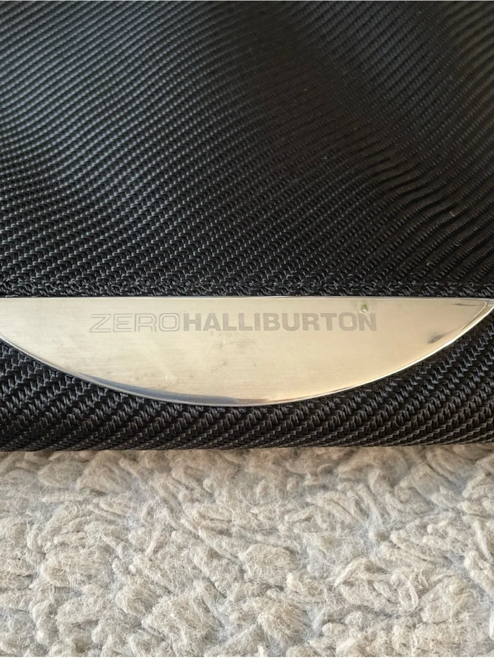 Zero Halliburton Garment Bag Case Suit Cover Black Nylon Carry On Carrier EUC!